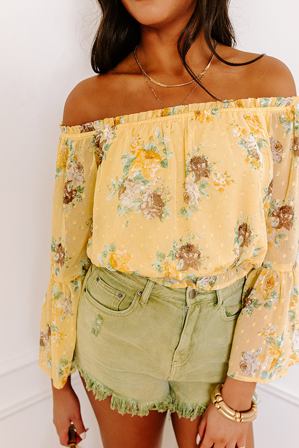 Ultimate Weekend Oasis Floral Crop Top