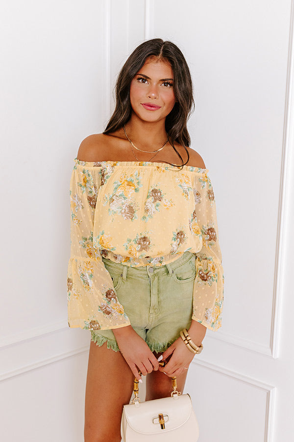 Ultimate Weekend Oasis Floral Crop Top