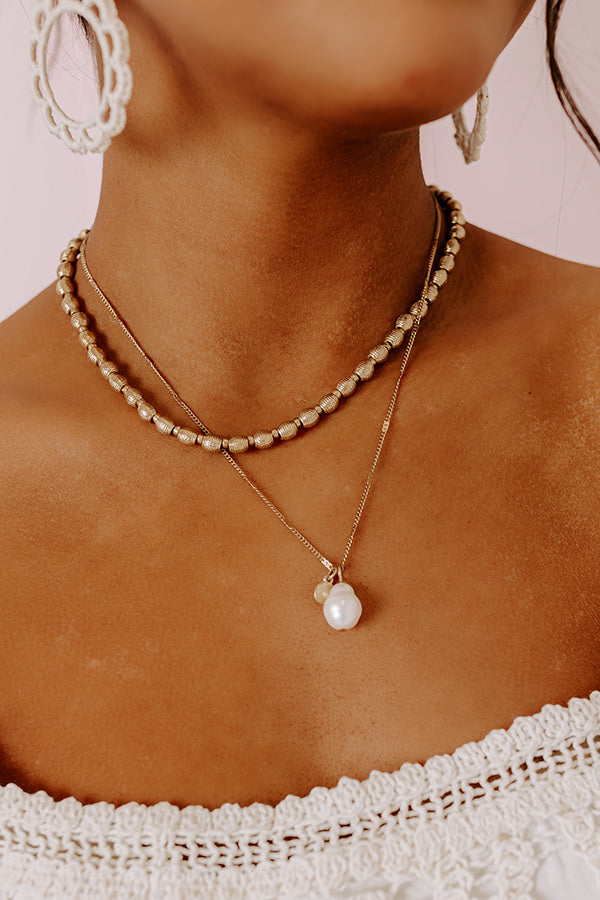 Elegant Dual-Layer Charm Necklace with Mother of Pearl