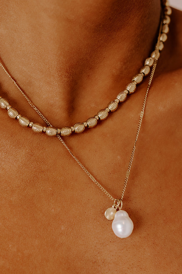 Elegant Dual-Layer Charm Necklace with Mother of Pearl