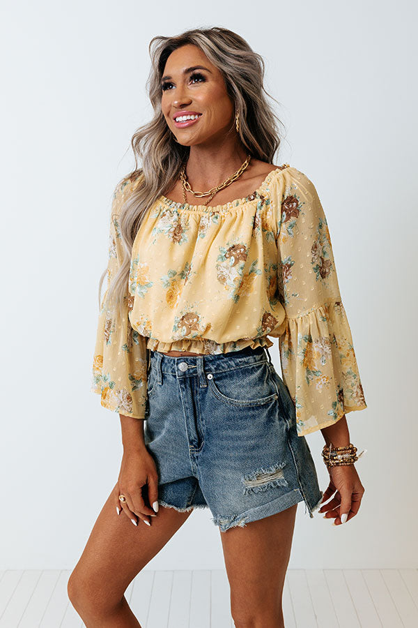 Ultimate Weekend Oasis Floral Crop Top