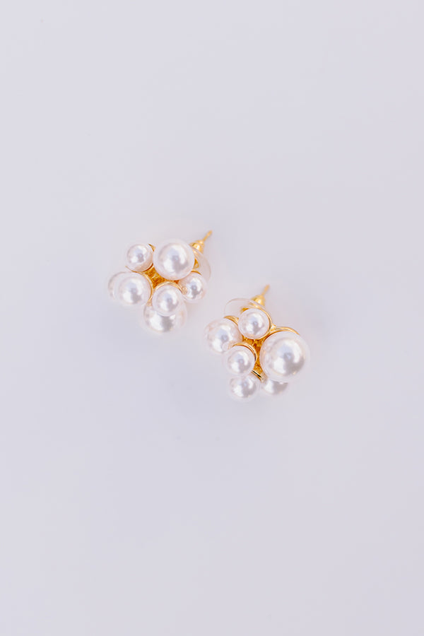 Premium Pearl Cluster Stud Earrings - Elegant & Timeless