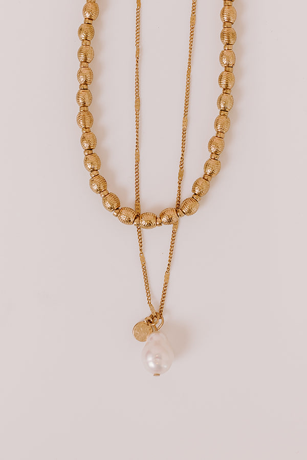 Elegant Dual-Layer Charm Necklace with Mother of Pearl
