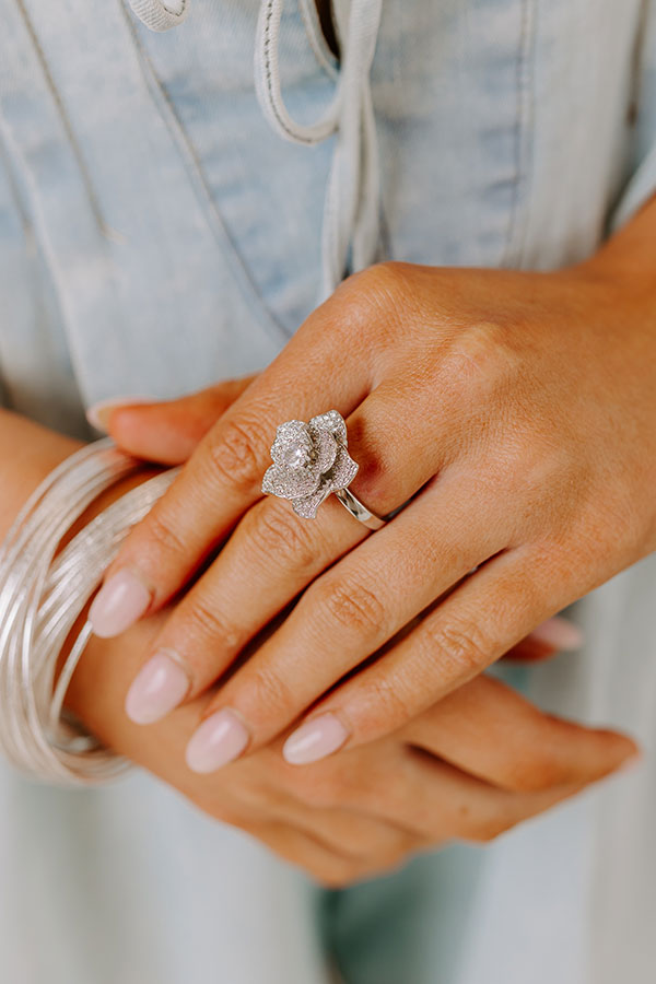 Premium Floral Engagement Ring - Shimmering Silver Elegance